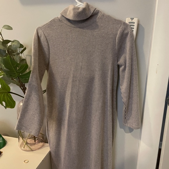 Urban outfitters grey striped straight turtleneck dress - Picture 1 of 2